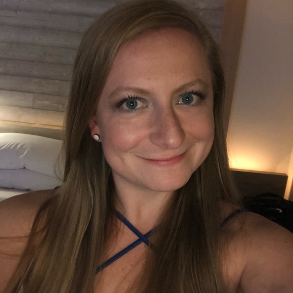 Meet your Posher, Vickie - Picture 4 of 8